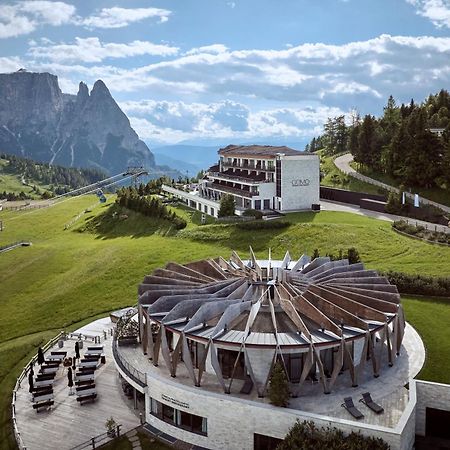 Hotel Alpina Dolomites Alpe Di Siusi Esterno foto