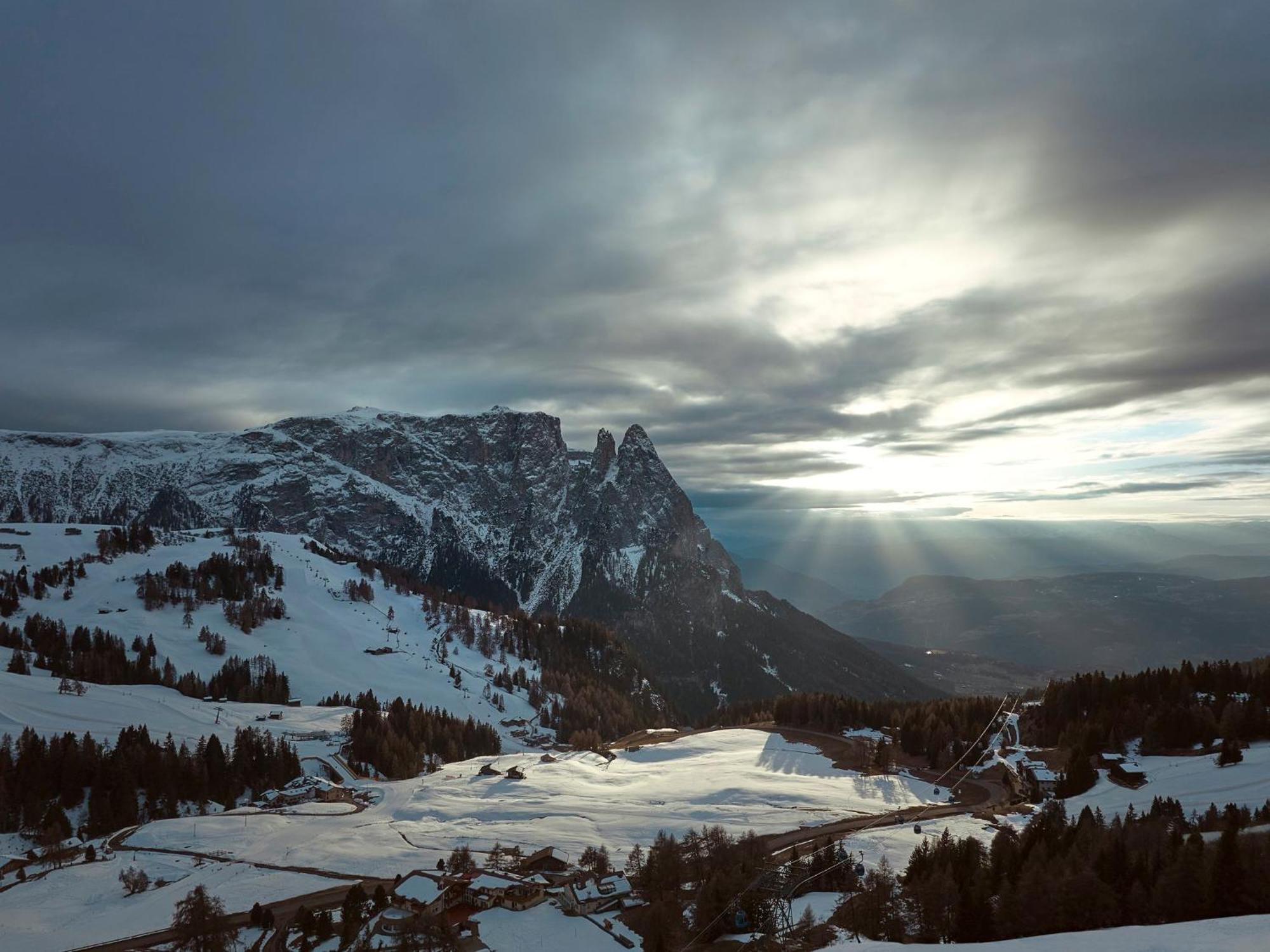 Hotel Alpina Dolomites Alpe Di Siusi Esterno foto