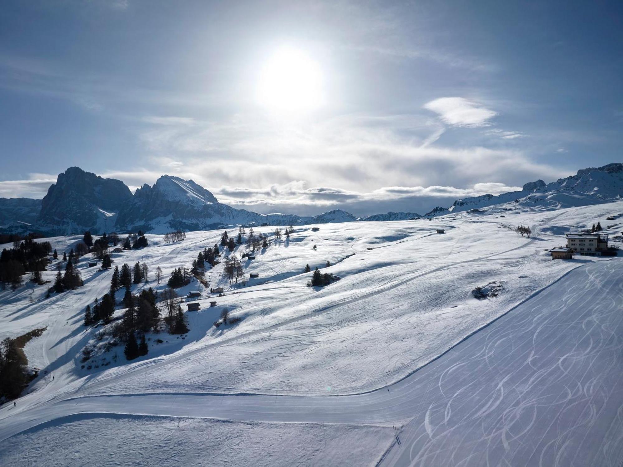 Hotel Alpina Dolomites Alpe Di Siusi Esterno foto