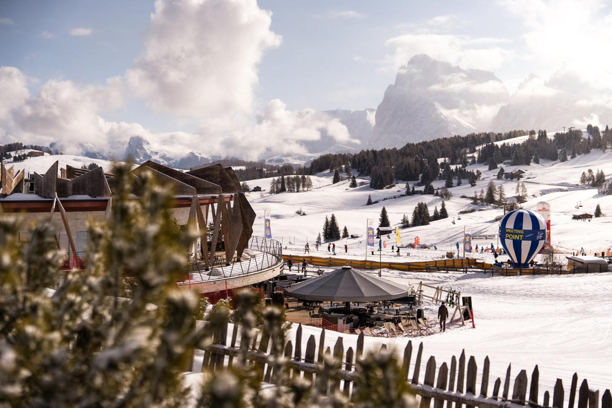 Hotel Alpina Dolomites Alpe Di Siusi Esterno foto