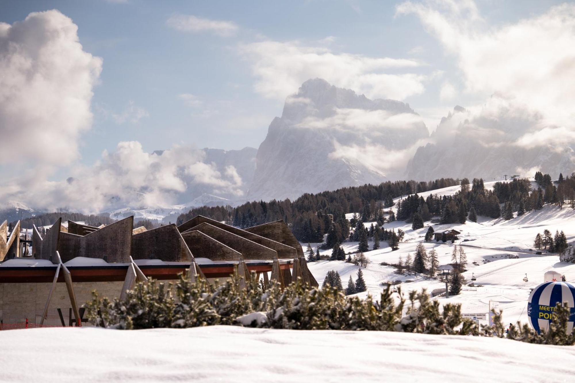 Hotel Alpina Dolomites Alpe Di Siusi Esterno foto